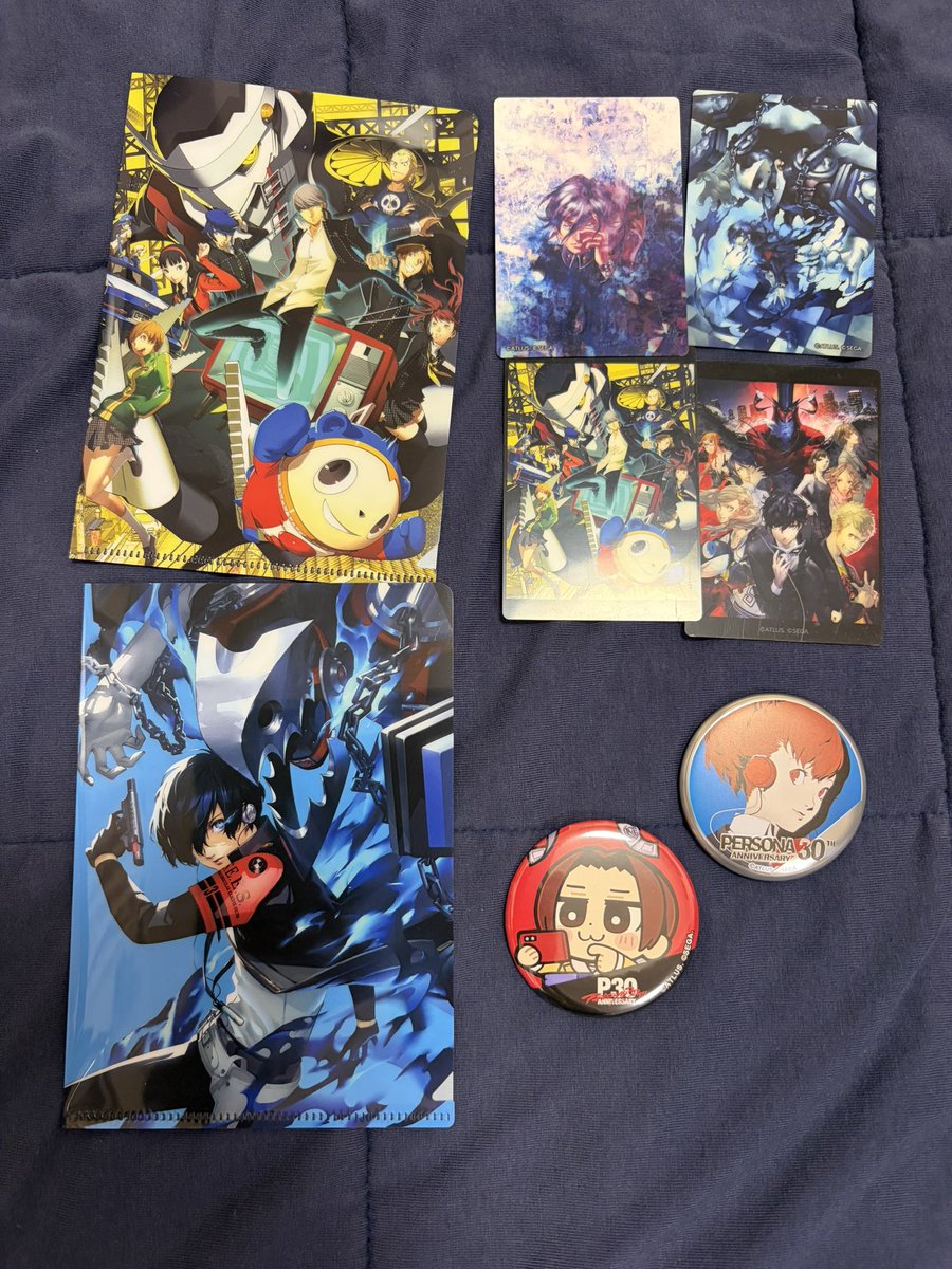 Amek5110's tweet photo. アニメイトで選んでもらった結構
←私          リア友→
圧倒的舞耶姉率 https://t.co/Y41n28JViP