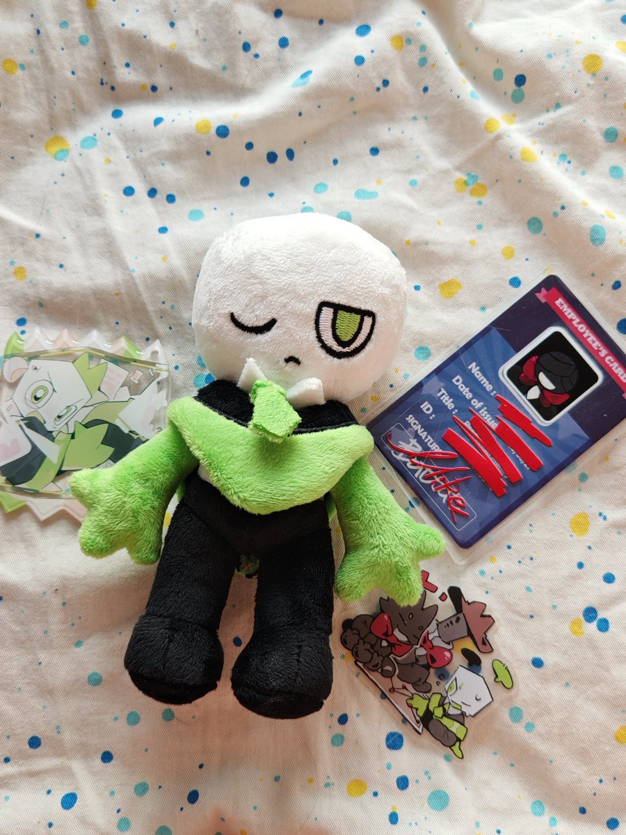 magicalwishies's tweet photo. HE'S HERE AND HE'S SO SO SO CUTE!!!!!! So small I could cry 🥹🥹🥹 I'm gonna cherish him forever!! 💚🎲 https://t.co/sPAo91oMAZ