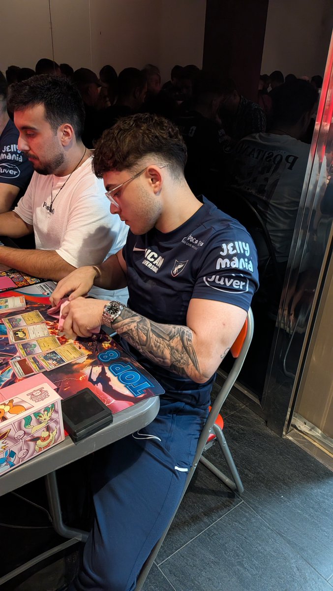 joseveraroca's tweet photo. Organizando torneo de 53 jugadores de PokemonTCG en el #murciacardshow con 700€ en vales @CardmarketPkmn

Evento +8k pers

12h de torneo 🫩

🎫10€ inscripción

Propuesta fusión categorías senior y master 

VICTORIA DE UN SENIOR.🥳

Fan Nº1 de este chiquillo.

Gracias a tod@s💙 https://t.co/n14HnO4beN