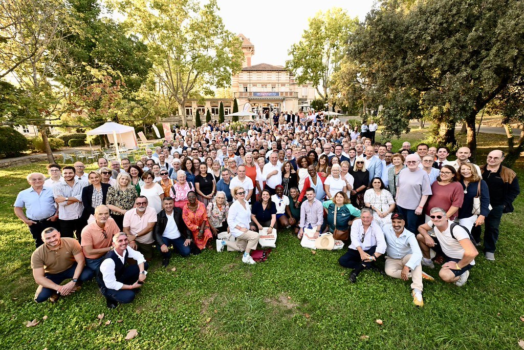 AnneBergantz's tweet photo. 🍊 Trois jours à L’Isle-sur-la-Sorgue pour l’#URMoDem : rencontres, débats et réflexions sur les défis de notre pays.
J’ai notamment participé à la table ronde « Alerte sur la France qui vient », consacrée aux évolutions démographiques et à notre modèle social. https://t.co/CGP2xYoKDD