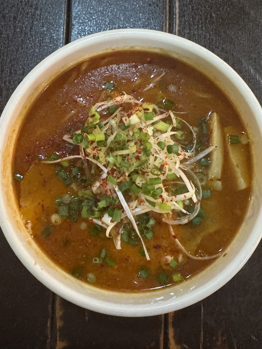 mescarbonicsub6's tweet photo. ラーメン部活動2026年515軒目は石狩の音むらで、辛味噌ラーメン。
行く店、行く店、営業してなくて、ようやく3軒目。
こんなに振られたのは初めてだな。
車で走り回って、ガソリンを無駄に使っただけだった。
#ラーメン  #ramen #lamen #rahmen #中華そば #支那そば #つけ麺 #まぜそば https://t.co/bO9ZbsjFmF