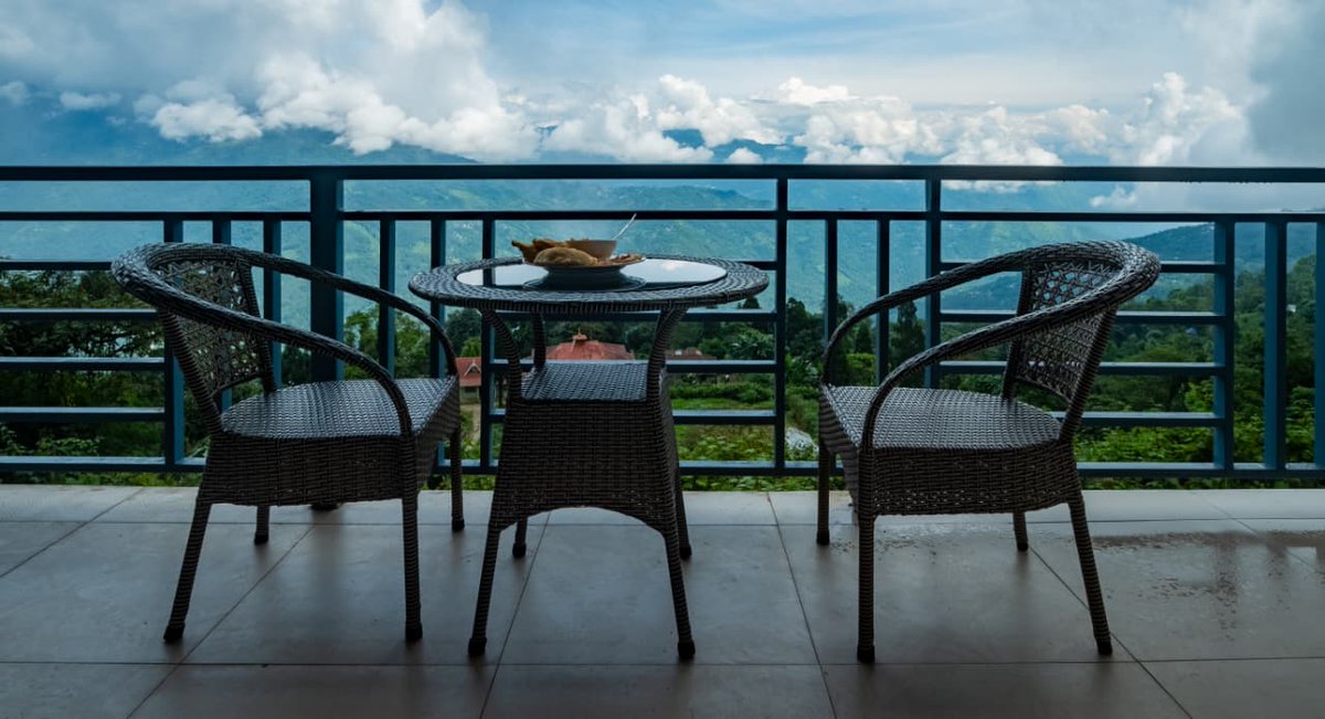 Hilstarholidays's tweet photo. 🌿Book your Sittong homestay with Hillstar Holidays for a peaceful escape amid orange orchards, lush hills, scenic views, comfortable rooms, and warm hospitality. Call 7278582057 or 9903277934 for easy booking and memorable Sittong travel experiences.
.
.
.
.
.
#Viral #short https://t.co/iMVg1QO8If