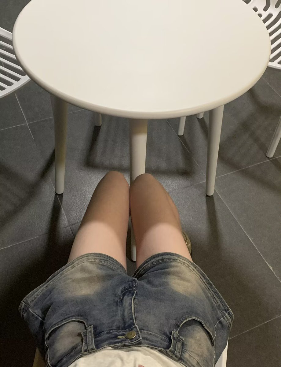 sriv0786's tweet photo. 📍沙坪坝区｜到点就饿谁懂啊，夜市小吃看着流口水，纠结要不要下单，不想肉肉找上门🥺 #重庆个人 #反差日常 #精神小妹 https://t.co/XrvSWuo4Im