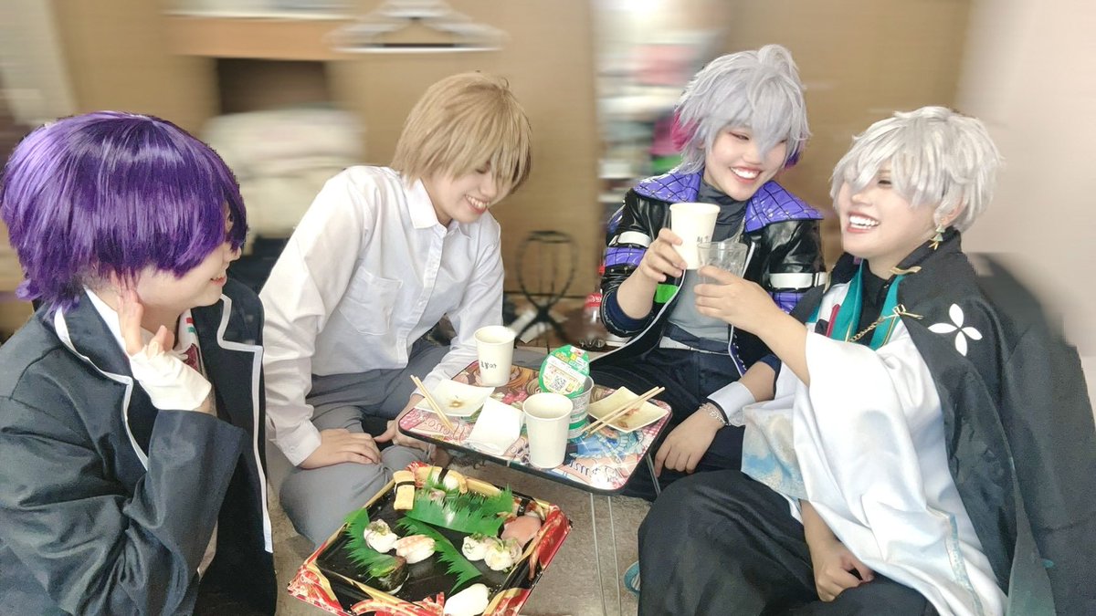 shu_ye_c's tweet photo. ※cos　🌈🕒 / rfmo

　　お寿司パーティー❕🎉 https://t.co/fdXNuiwhGY