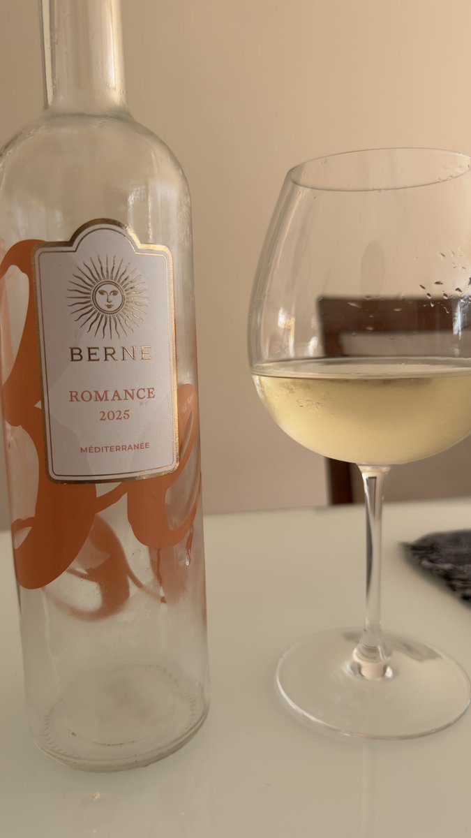 EloIIIRJ's tweet photo. Semana intensa de muitos desafios, mas sempre com o nosso tempo de qualidade e muita Putaria. Ontem, nada mais justo do que curtirmos um bom vinho e nos esbaldarmos com nossos momentos de muito Tesão! P.s: Teve gente que viu as fotos em 1a mão; Quem será que foi o sortudo (a)? https://t.co/u0TYjw1oZj