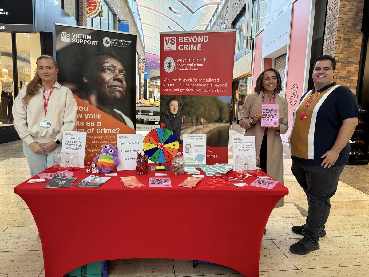 WestMidsPCC's tweet photo. West Midlands Victims’ Advocate Natalie Queiroz is alongside @VS_WestMidlands at @wearetouchwood telling the people of Solihull all about the Victims’ Code – 12 core rights you’re entitled to if you’ve been affected by crime 🟣 🤝

🔗 https://t.co/Kd0ZRS9RYV https://t.co/oWt9YJTv6y