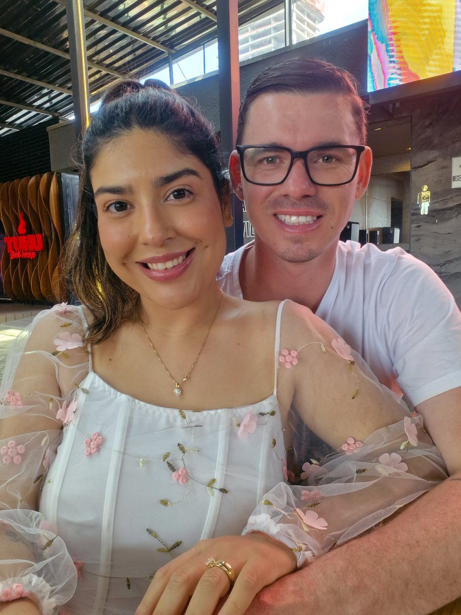 mateusimon_'s tweet photo. Ontem foi o aniversário dessa pessoa maravilhosa, a mulher que me encanta e que trás luz aos meus dias sombrios, obrigado por sempre estar comigo, na alegria ou na tristeza na saúde ou na doença, quando há fartura ou quando estamos na pindaíba.

Te amo demais. ❤️ https://t.co/4RlRWmqMoz