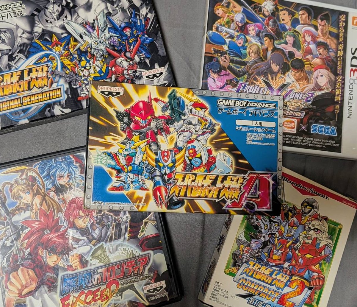MD_so1's tweet photo. 本日9/21『スーパーロボット大戦A』（GBA）25周年！ 
あれからもう四半世紀ｗ　その節目（？）にソウルゲイン・スパロボAカラーverが発表されたりしてめでたい限り！
https://t.co/83ZY8Cmoa5
ワンダースワンから3DSまで続いた、私の携帯ゲーム機戦国時代……その中核にある思い出の一作なのです https://t.co/HpMBLjhWjy