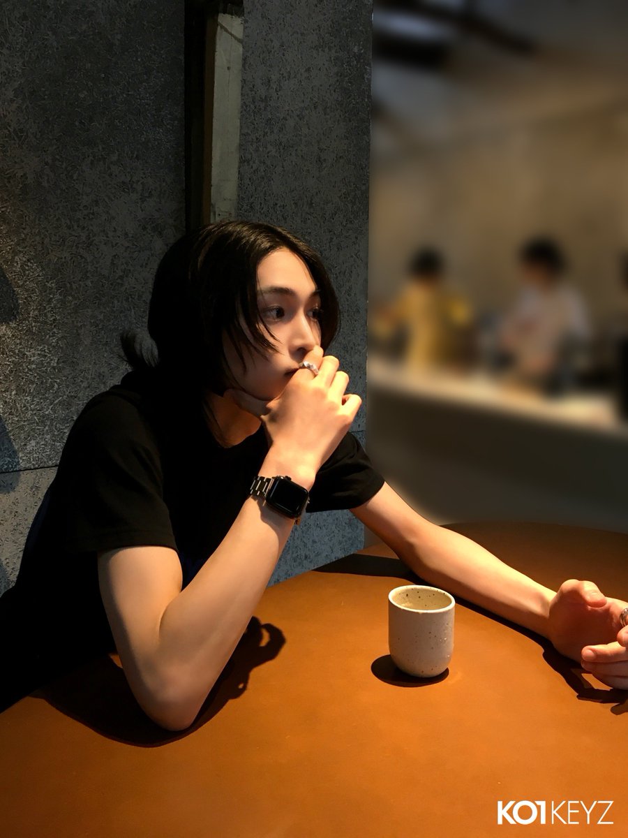 KO1KEYZofficial's tweet photo. 𝗢𝗙𝗙𝗜𝗖𝗜𝗔𝗟 𝗙𝗔𝗡𝗖𝗟𝗨𝗕 𝗨𝗣𝗗𝗔𝗧𝗘!

📓これまでとこれからのご縁🏃🏻☕️🚶🏻【KEITO】

Check [ KO1NOTE ]
🔗 https://t.co/oPg6ZG4ViT

#KO1KEYZ #KO1KEYZ_FC #KO1NOTE
#コイキーズ #코이키즈 #KEITO https://t.co/sVE6coteFK