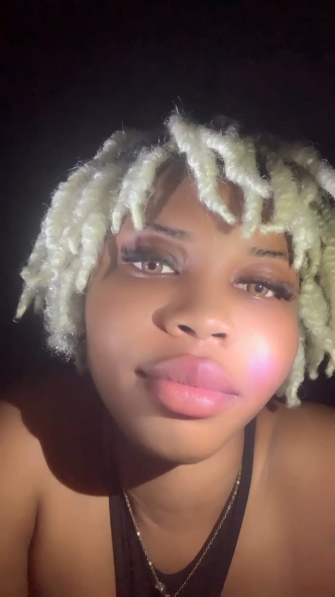 mara_ugo's tweet photo. Just s reminder that I love me 😘🥰 https://t.co/64Zoltx1zV