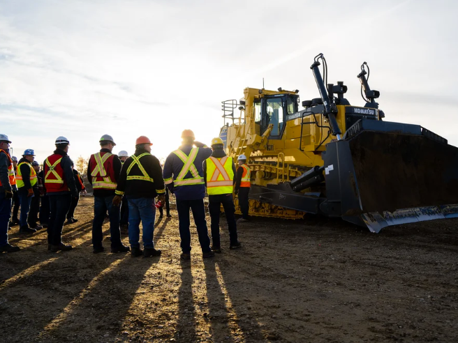 MiningDig's tweet photo. Canada Nickel has selected Komatsu to support its Crawford project in Ontario. 

The US$1.08bn contract will see Komatsu and SMS Equipment supply the project’s load and haul fleet, including autonomous haulage and fleet management. 

Read the full story 👇
https://t.co/0MbvlIowsY https://t.co/w4Z29G1p0x