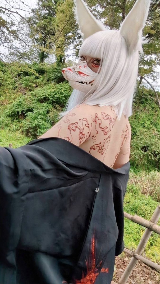 pesta201's tweet photo. 背中の模様、少しづつ広がってるんですよ…🔥🦊

#會津白狐伝説
#會津十楽 https://t.co/55x06utYgZ