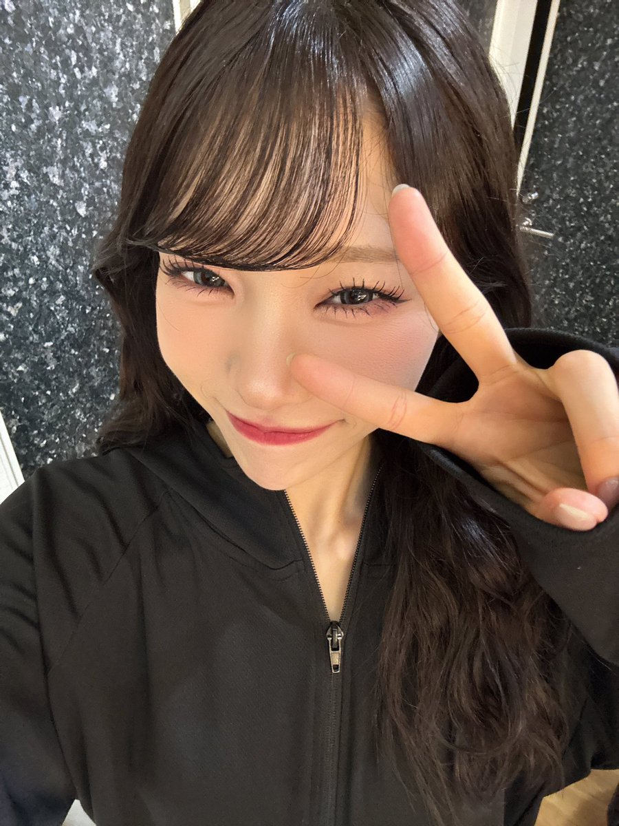 ps_miu1117's tweet photo. 緊張した！！！！！！！！！！！！！！！
次はステージで！！！！！！！！！！！！会いましょう！！！！！！！！！！！！！
晴れろ！！！！！！！！！！！！！！！！ https://t.co/PW6Lp1rK0d