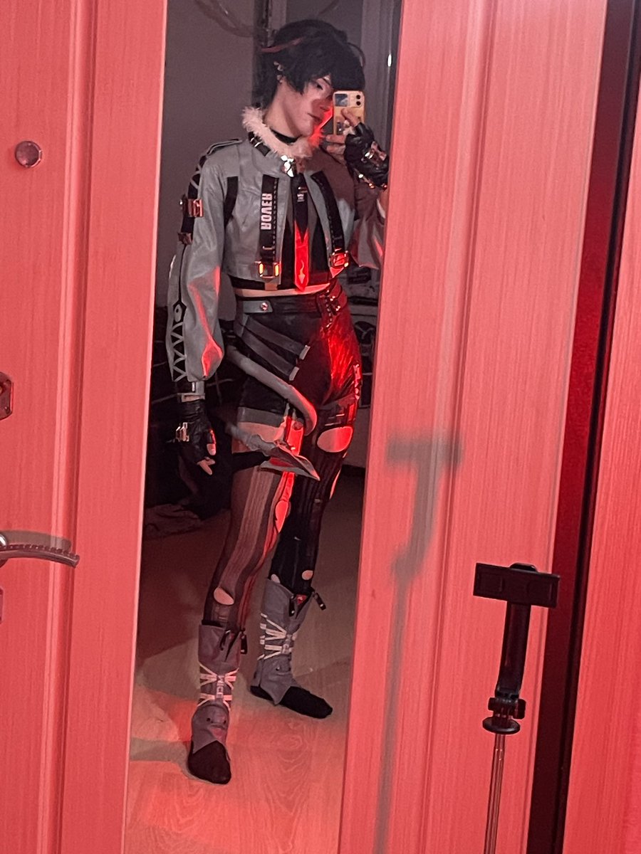 FelixDarera's tweet photo. John Doe cosplay 🐭
#zzz #johndoe #ZenlessZoneZero #janedoe https://t.co/DLZjHKBPyf