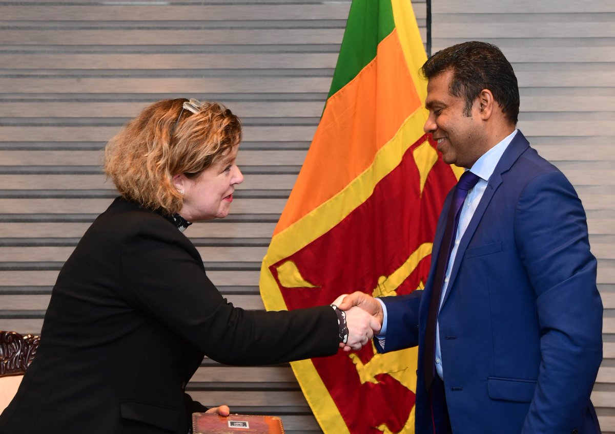 CanHCSriLanka's tweet photo. High Commissioner @IsaboMartin met with Minister of Health and Mass Media, Dr. Nalinda Jayatissa also in his capacity as the Cabinet spokesperson. https://t.co/F75710tSOy