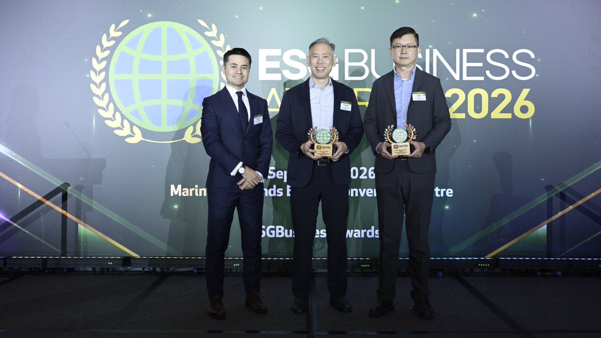 OneStopESG_'s tweet photo. FUJIFILM Business Innovation Singapore Wins Circular Economy and Waste Management Awards
Read More: https://t.co/agOZFn3Y2y
#fujifilm #singapore #esg #circulareconomy #wastemanagement #remanufacturing #ewaste #resourceefficiency https://t.co/IkU7w66KAJ