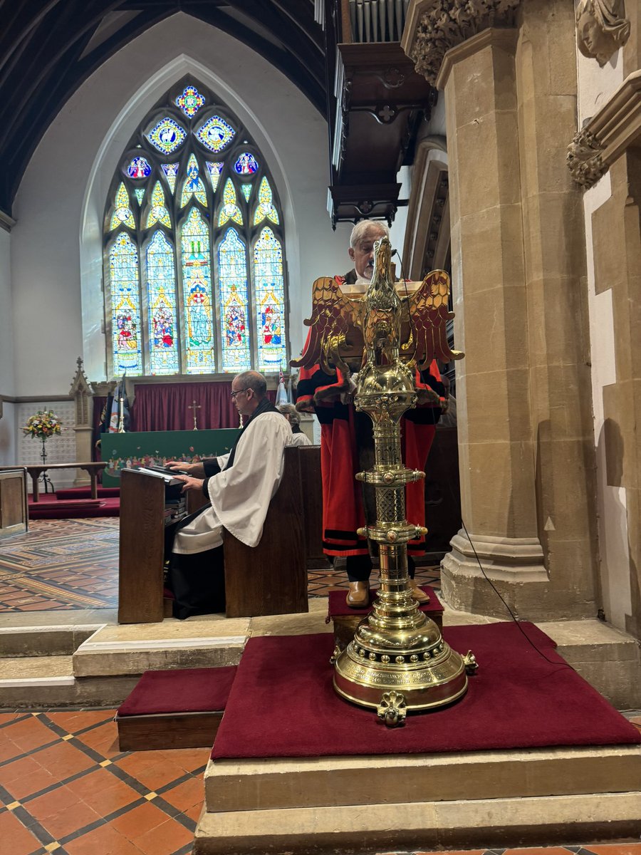 BobBlackman's tweet photo. Excellent annual #BattleOfBritain service on a sunny Sunday morning at #StJohnsChurchStanmore Wonderful to see massed ranks of cadets on parade as we commemorated #TheFew #LestWeForget 1/2 https://t.co/MsCcz1F39H