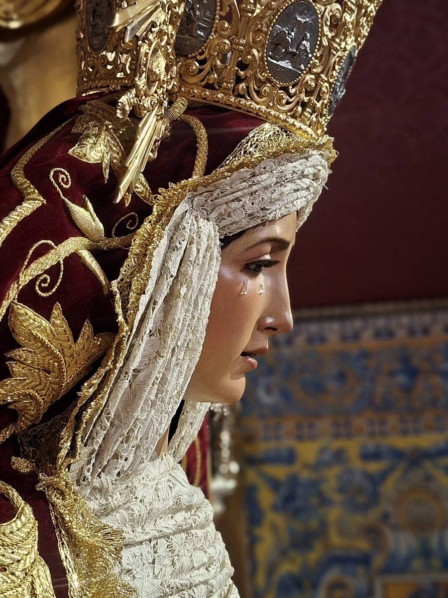 ManzanasFujis's tweet photo. El Ángel del Señor anunció a María...
#ElAngelus #DulceNombre #LaBofetá https://t.co/Fns7kNbArv