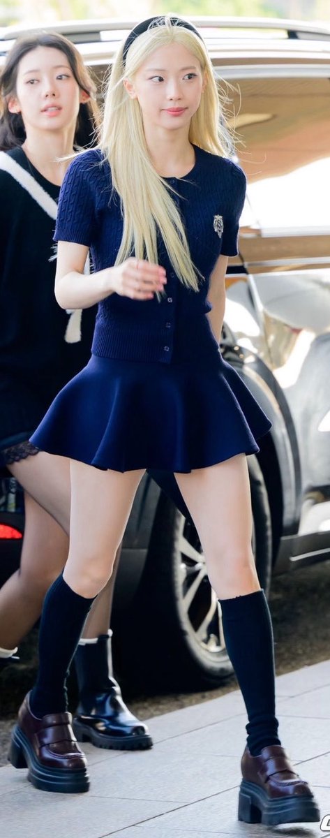 kawairated's tweet photo. the prettiest blonde hair in the world https://t.co/RQeqO9YdhP