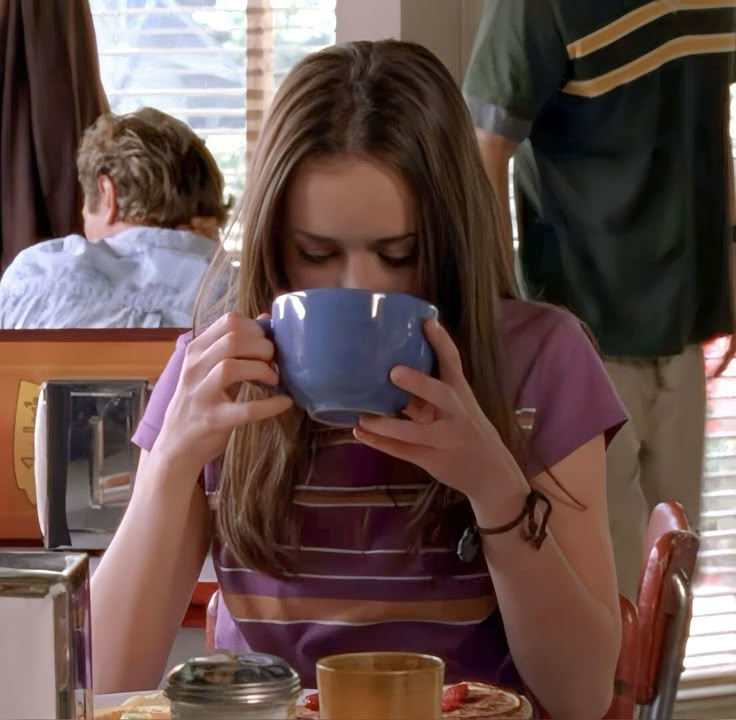 liIacdaisy's tweet photo. rory gilmore core https://t.co/O0fQnQrbKL