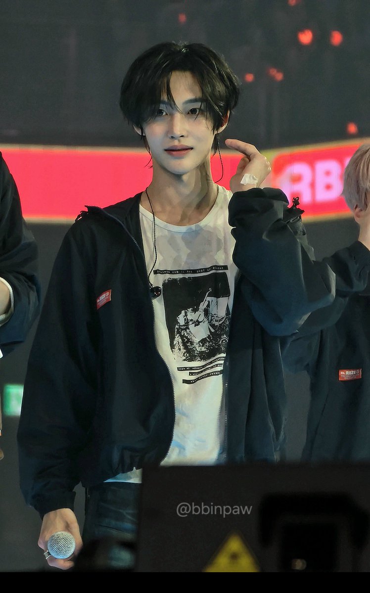 bbinpaw's tweet photo. 260912 #원빈 https://t.co/U190iDTqsP