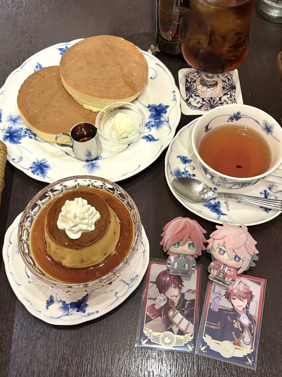 se_roseph's tweet photo. いつもは大体ひとりで食べ物の横に佇んでいるフロッキー、並べられて嬉しかった〜🎶 https://t.co/W5g8MX0q4S