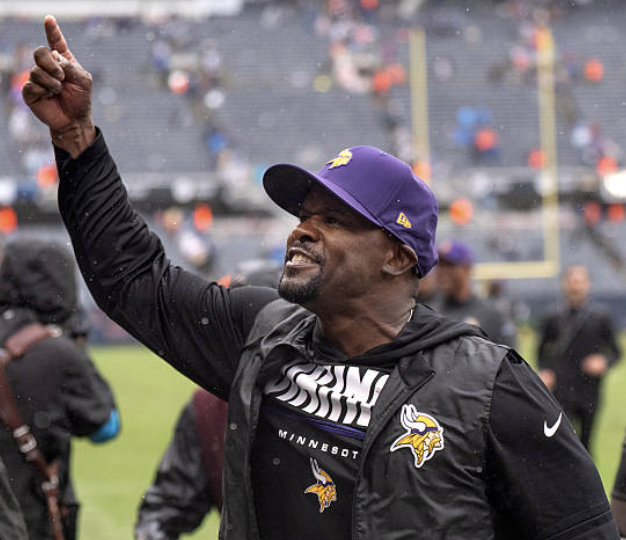 Brawl_w_TimPaul's tweet photo. Ben Johnson’s “unstoppable” Bears offense scored 59 points one week—and THREE points against the Vikings the next.

Rain or not, I don’t care. Three points is three points.

Brian Flores took Chicago’s Lamborghini offense and held it to 15 miles per hour. The Vikings defense completely embarrassed one of the NFL’s brightest offensive minds.