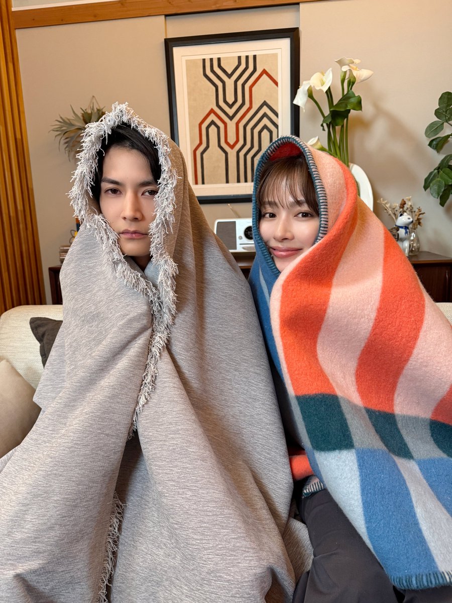 tx_premiere23's tweet photo. ⏰💥🔪━━━━━━━━━━
#夫を殺したはずなのに 
ラス前 第12話 いつもより15分遅い
今夜11時21分放送まであと4️⃣時間⏰💥
━━━━━━━━━━━🫦🫦🫦

事業告知撮影時のほっかむり
#内田理央 さん #渡邊圭祐 さん

#コロハズ 最新話はTVerで見逃し配信中！
https://t.co/7usjoHxtvW https://t.co/yboNBD8eWE