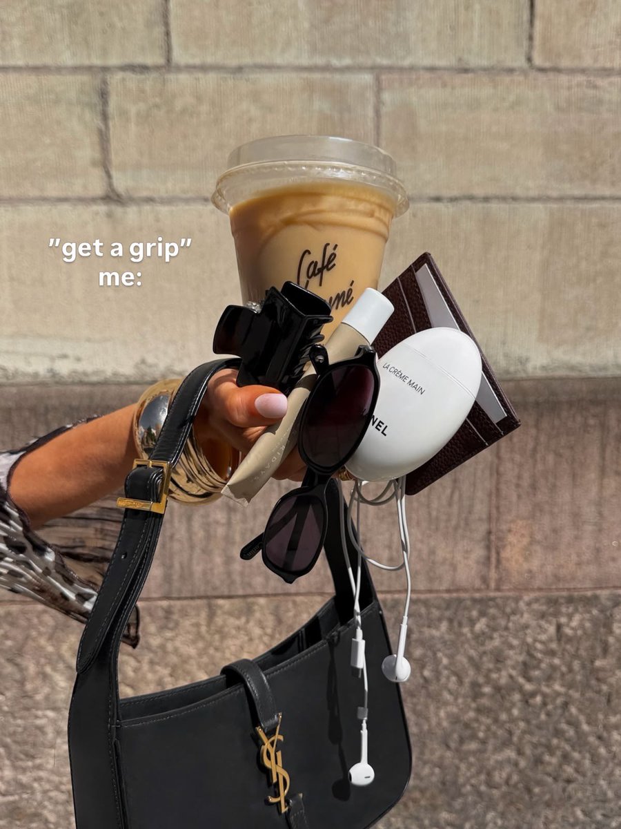 modernlilithh's tweet photo. girl grip ✨ https://t.co/UZUojDjNcd