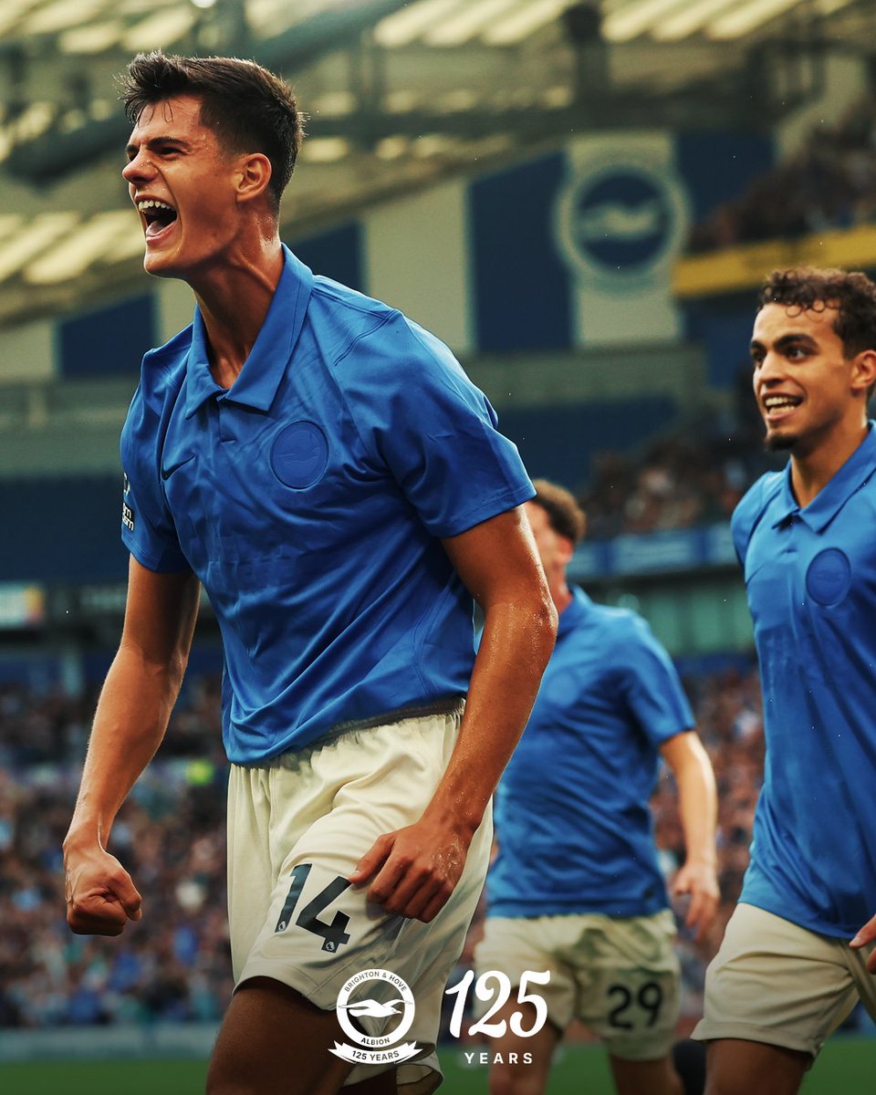 BHAFC's tweet photo. The first side to wear an anniversary kit in the #PL since @ManUtd &amp; @ManCity back in 2008. 💙🤍