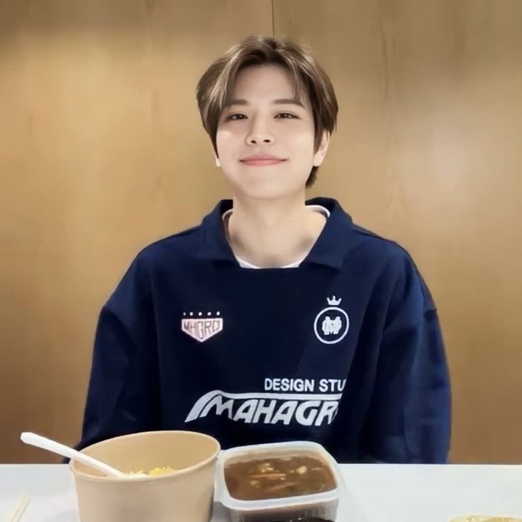 lkiminpabo's tweet photo. 10 anos de azar pra quem não der feliz aniversário pro seungmin https://t.co/Pju3uwgrGm
