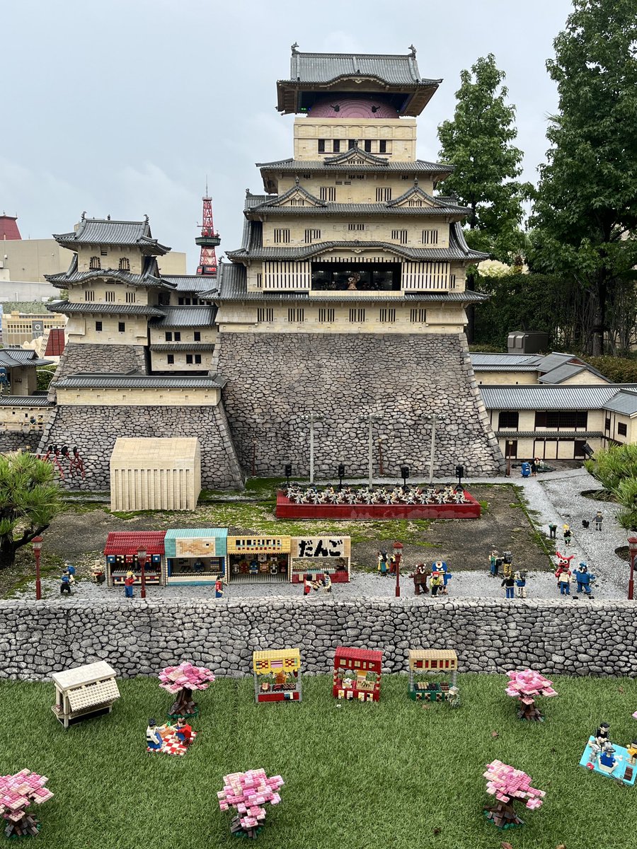 Tsurugichen1989's tweet photo. レゴランドに初入園〜🥳
#名古屋旅行
#レゴランド・ジャパン https://t.co/rAtZqAax0n