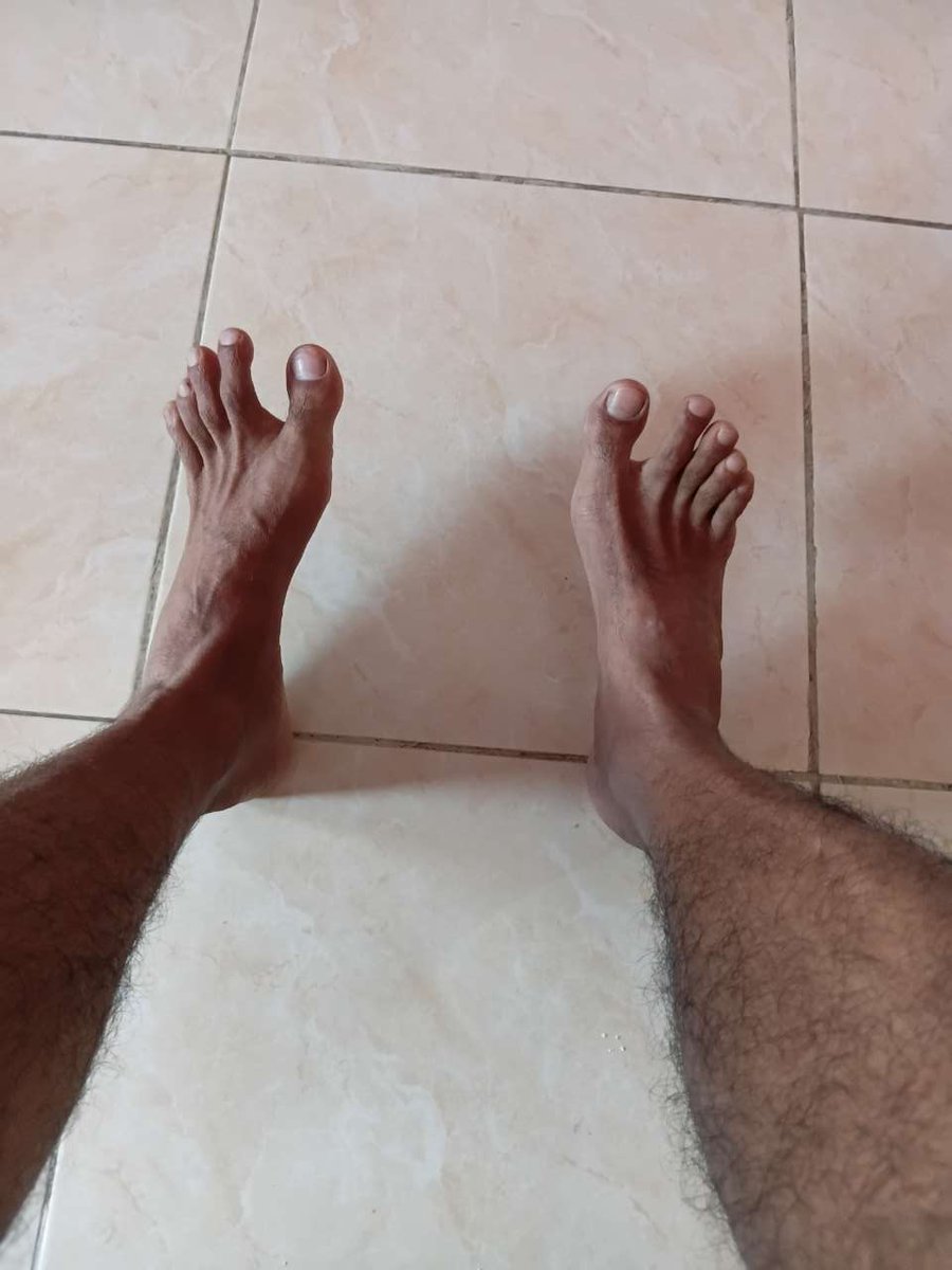 handsomalefeet's tweet photo. Kaki pemain bola https://t.co/ia0klVUWrU