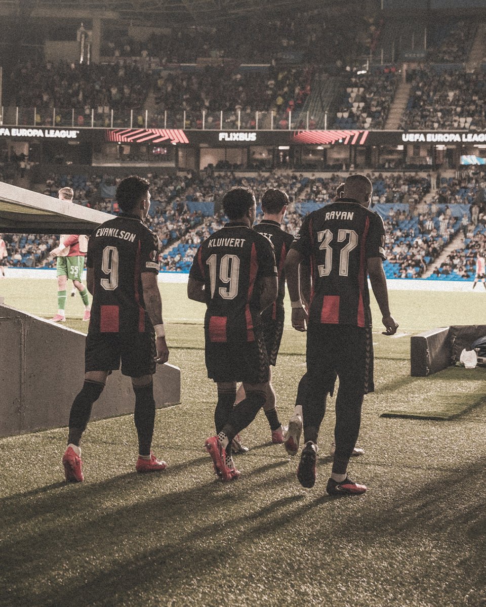 EuropaLeague's tweet photo. 9 + 19 + 37 = 🥶

#UEL | @afcbournemouth https://t.co/ehEFt61TUL
