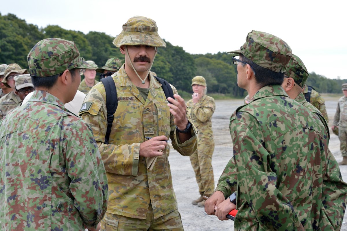 JGSDF_pr's tweet photo. 🇯🇵🇺🇸🇦🇺#陸上自衛隊 は、９月８日以降、令和８年度米豪陸軍との実動訓練「#オリエント・シールド２６」（#OS26）を実施中です。
９月１７日から２４日までの間、陸自及び米豪陸軍の参加隊員は、特殊武器の脅威を想定した環境下で、偵察、防護及び除染に係る連携要領を演練し、共同対処能力の向上を図っています。