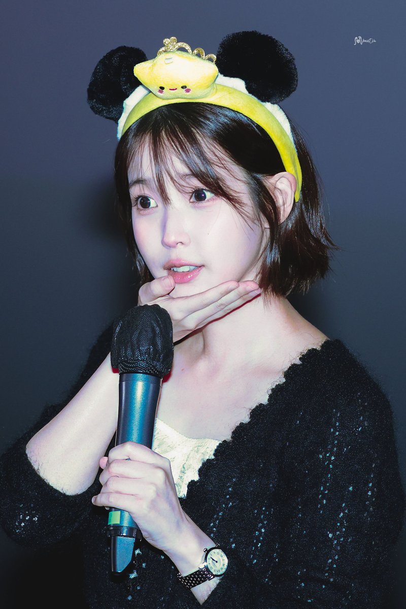 ravit_iu's tweet photo. 260920 골든아워 더위닝 CGV 무대인사 직찍 #IU
아궁빵도 잘하는 뵹아리 구경하세요 🐥💛 https://t.co/ZWudJW2SaJ