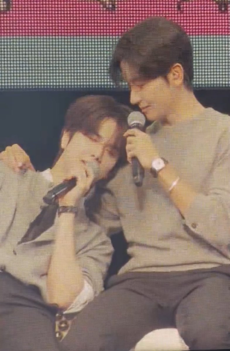 bbang_tbz_88's tweet photo. 에바임 https://t.co/b8SAyFyc6R