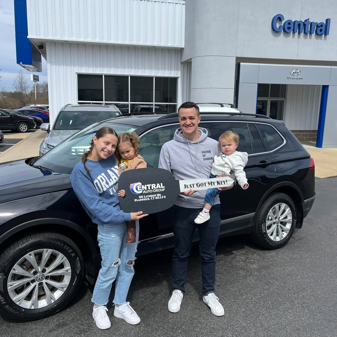 MairaFishburne's tweet photo. Congratulations, Jordan and Laurie, on your new 2018 Volkswagen Tiguan! We hope you enjoy it! https://t.co/DMuitS9pRA
