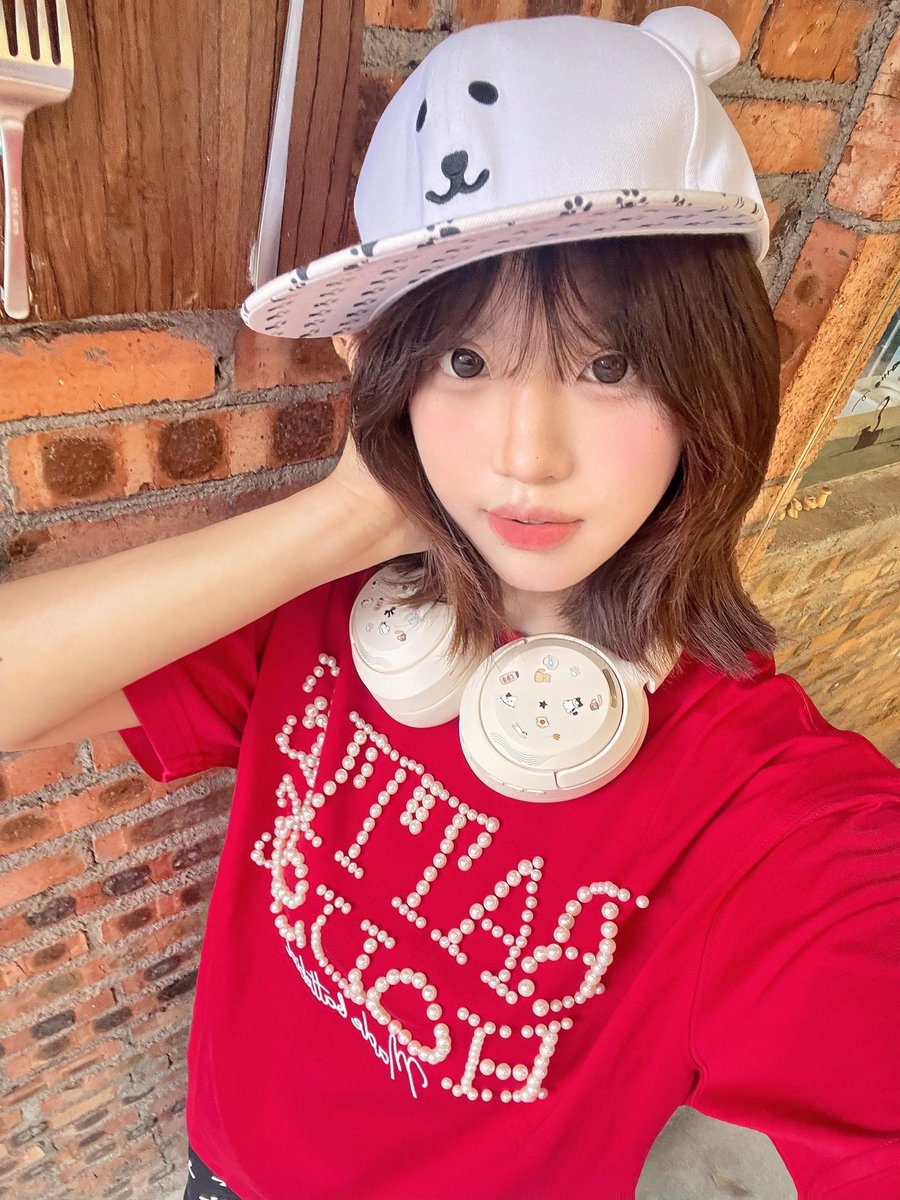 EMaps23's tweet photo. 睡醒继续上供

好无聊  想发点照片☺️

有人要来锐评我自己的福吗

看完不要瞎说，也不是很黑！！！ https://t.co/x3eRZIzanB