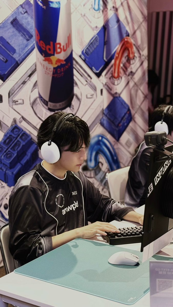 yksbak's tweet photo. TGS3日目
valoしてるときの推しがほんとにいい🫶
#RedBull_TGS2026
#TGS2026
#Laz https://t.co/XAySWLQInT