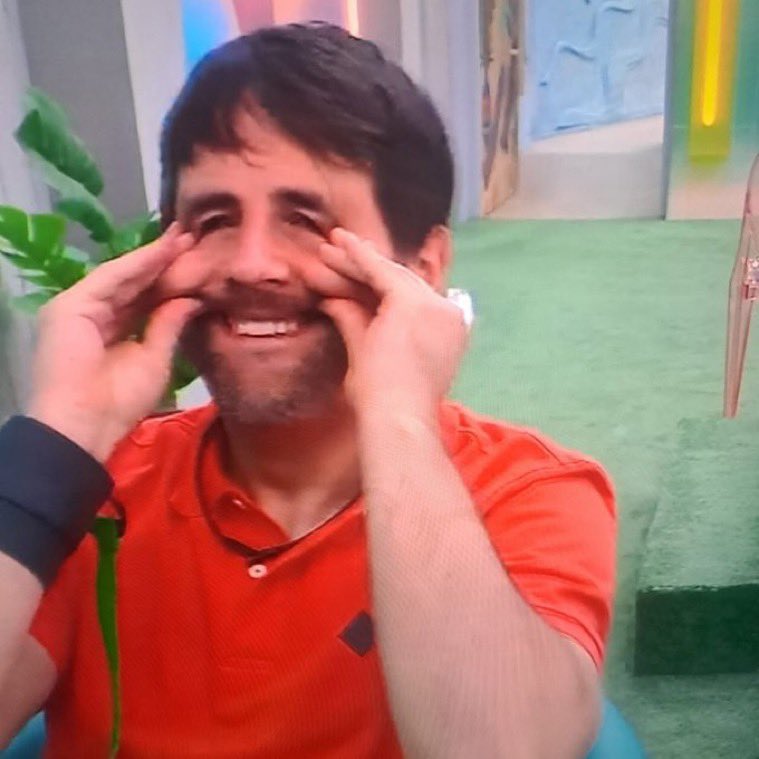 ms_camara21's tweet photo. Les presento al único cabrón que no le ha tenido miedo a la placa y lo deja todo en manos del público, quienes lo hemos salvado cinco veces; 

DON MEMO SCHUTZ!!!!🥹🥵💕🖖🏼🔥

Los amo a todos!!!

#LaCasaDeLosFamososMx 
#TropaSchutz https://t.co/V22Rny9Ry0