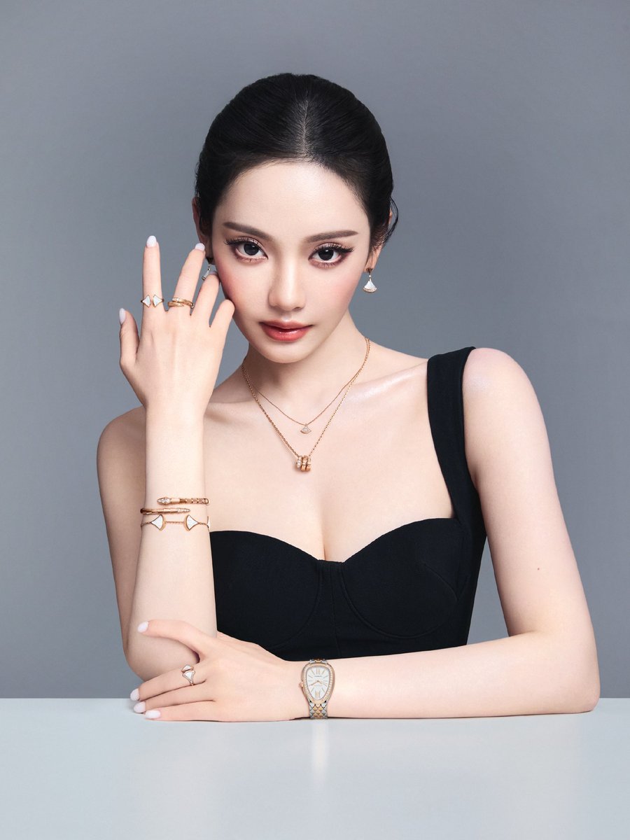 4untds's tweet photo. เรื่องราวดีๆของวันนี้ รอของพิเจลเลย ประกาศอะไรต่อดีคะ https://t.co/HvrBFK5Xzy
