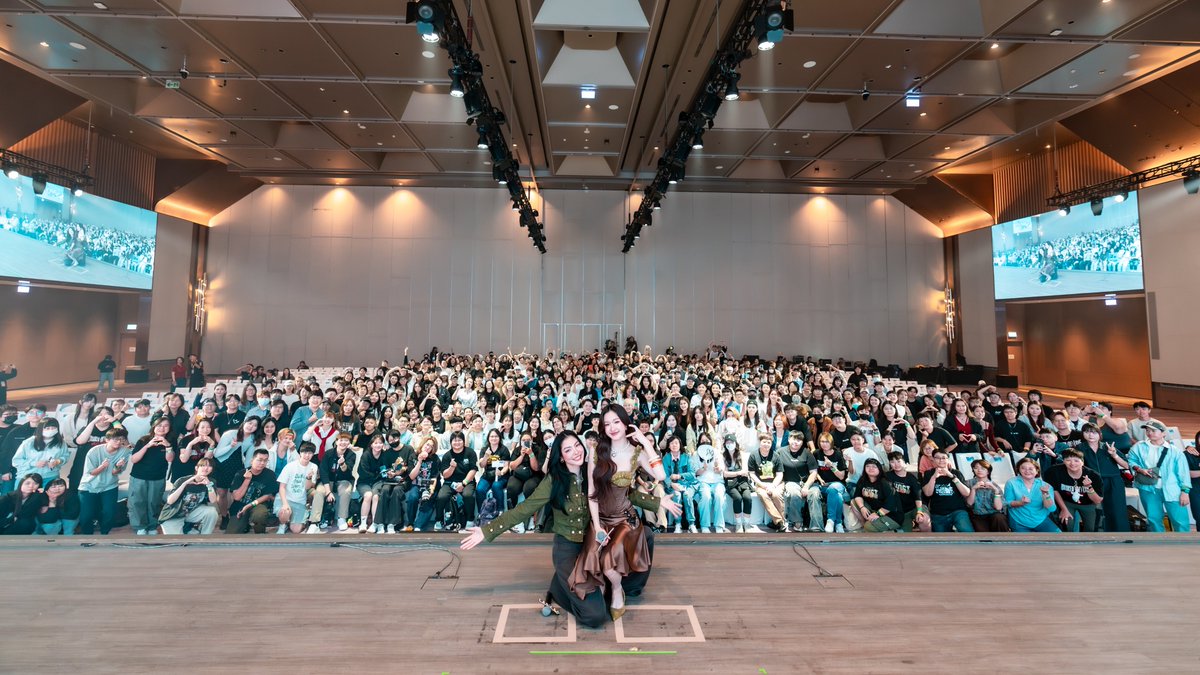 FFabel_Ent's tweet photo. แค่ได้เจอทุกคนก็เป็นวันที่แสนพิเศษแล้ว ขอบคุณที่มาหากันนะคะ 🫶🏻✨

FAYEATOM KAOHSIUNG FANMEET
#FayeAtomFMinKaohsiung
#FayeAtom
#FayePeraya #AtomPariya
#FabelEntertainment https://t.co/I00NZAEXFx