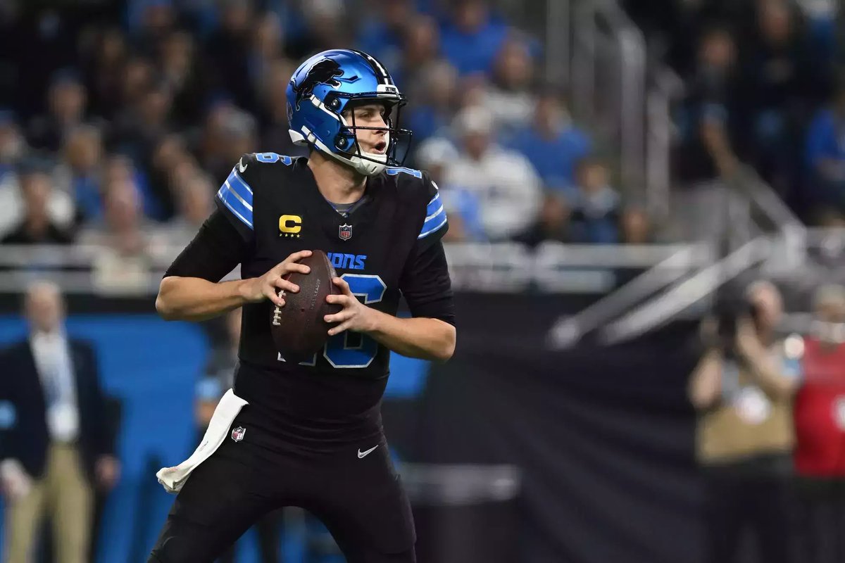 Goffsavedme's tweet photo. Jared Goff is leading the NFL in passing touchdowns btw https://t.co/s0FBS6KwCS