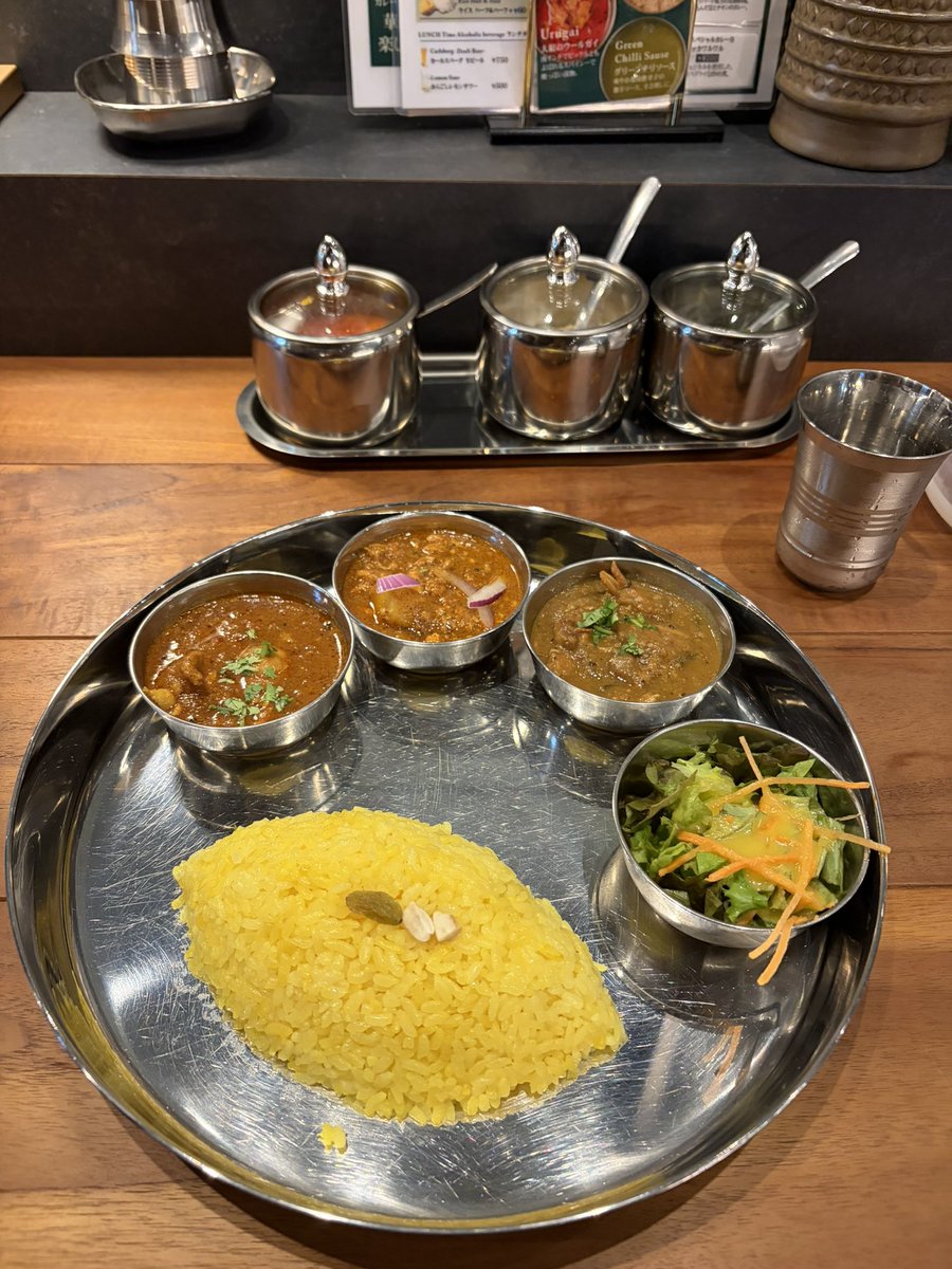 mitten_sparv's tweet photo. 二度寝で爆睡してランチに遅れるところだった〜危ない危ない
カレー美味かったです！ https://t.co/djhppd0aJ4
