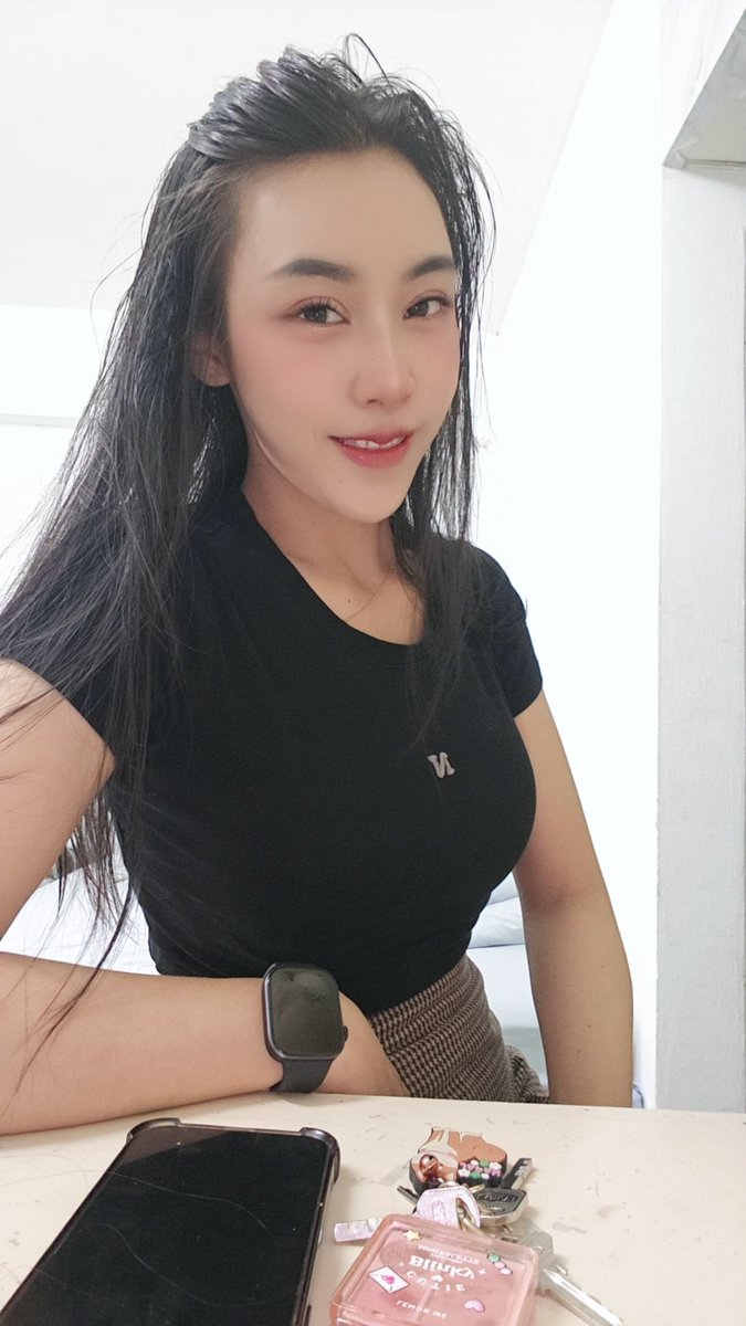 HanSaxtonaqd's tweet photo. อาบน้ำเสร็จ พร้อมนวดแล้วค่ะ
#รับนวดหาดใหญ่ 
คนที่ชอบเนื้อครีมเกลี่ยง่ายน่าจะถูกใจกับตัวนี้ ลองดูรายละเอียดกัน ชุดรีวิวที่ 38
เนื้อกำลังดี เกลี่ยง่ายและให��สัมผัสสบายผิว หลังทาผิวดูนุ่มละมุนขึ้น เหมาะกับการใช้ในแต่ละวัน
เนื้อเบา เกลี่ยง่าย ✨ https://t.co/WLHjYtVh4e