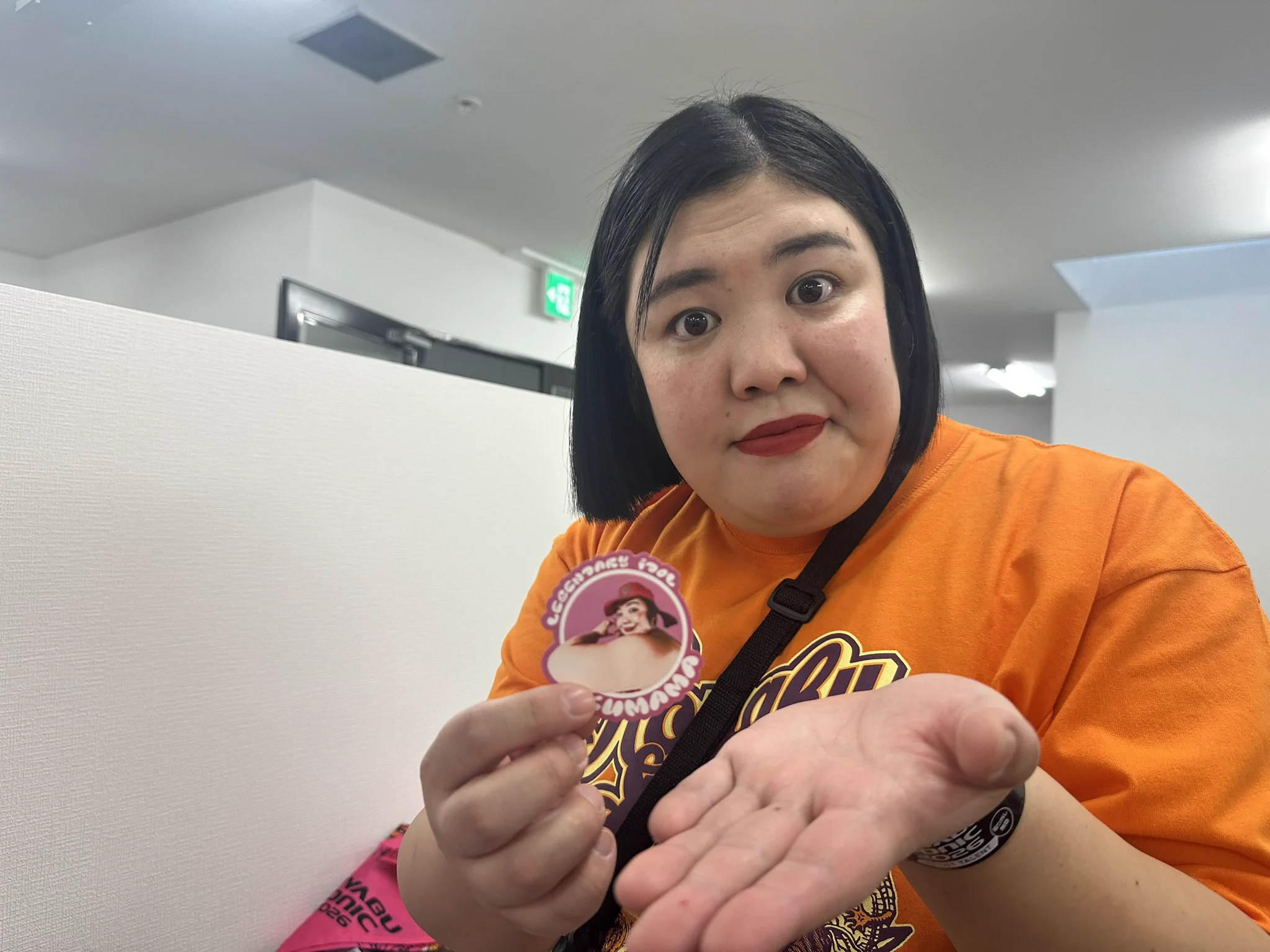 佐久間一行 в X: „熊元プロレスがくままから預かっていたステッカーを