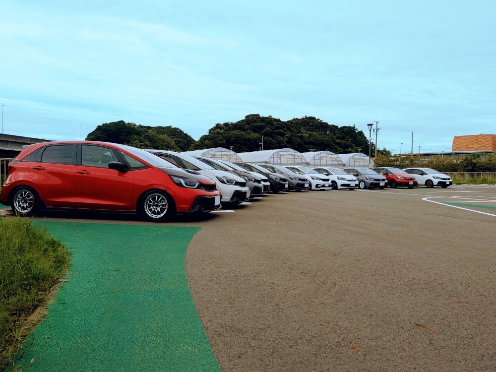 HIRO_GR3_FIT's tweet photo. FMP2026に参加させていただきました。

同じフィット4乗りの方と話題を共有できたこと、
そして自分のフィットにも良いと思っていただけたことなど、
素敵な出会いを沢山いただけました。

またご機会あれば参加させていただきます。

皆様お疲れ様でした。 https://t.co/kjKhvroFEH