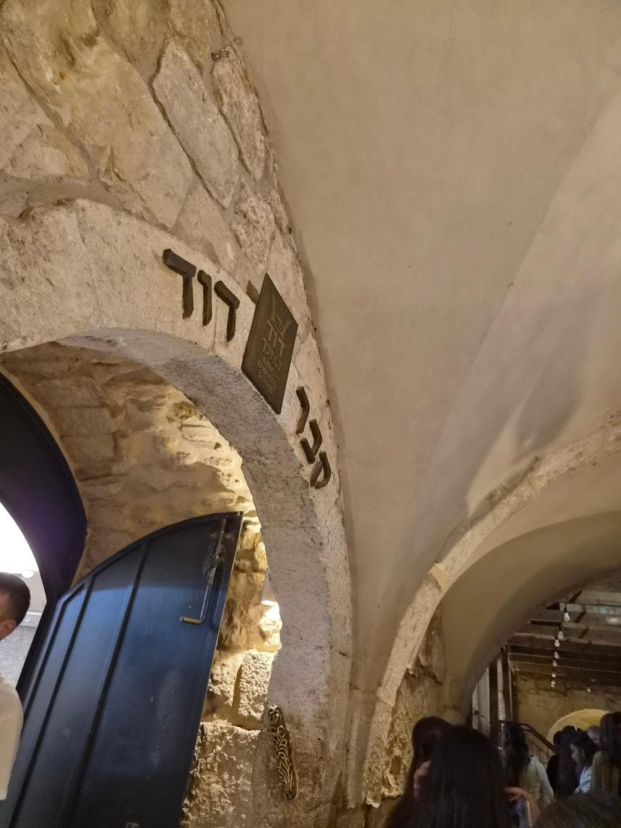 BarbaraMageh's tweet photo. Yesterday, I began the evening at King David’s Tomb with a moving Selichot service alongside soldiers and people from across Israel. I prayed inside, then continued to the Western Wall, feeling Israel’s strength and unity more than ever. The Jewish https://t.co/D9q2mGqWxC