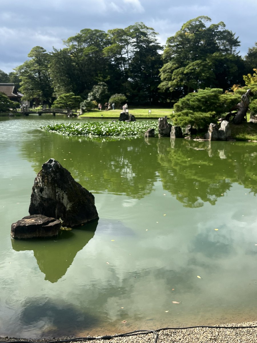 suka_puro's tweet photo. 琵琶湖テラスが強風で入れなかったので急遽彦根城へ https://t.co/LkRRTV1xh0